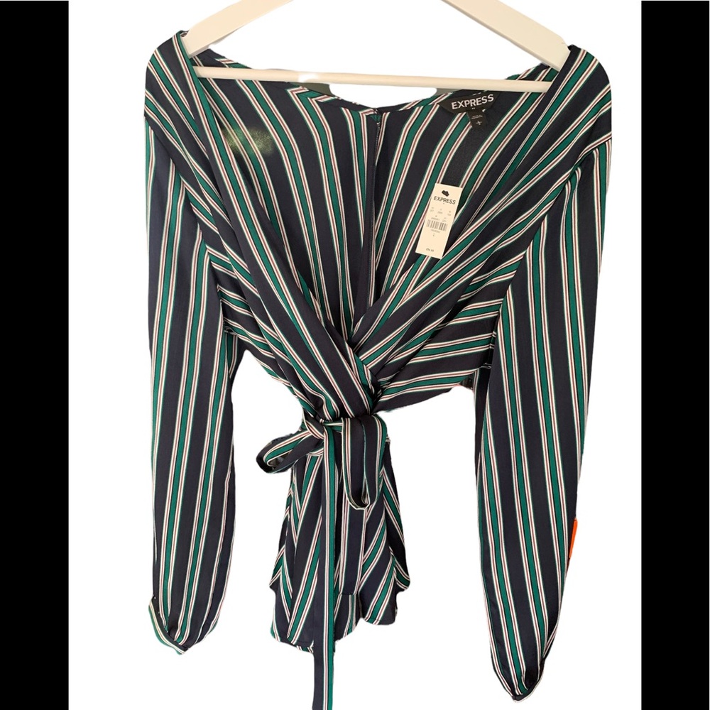 Express V neck 🎄 - Picture 2 of 5